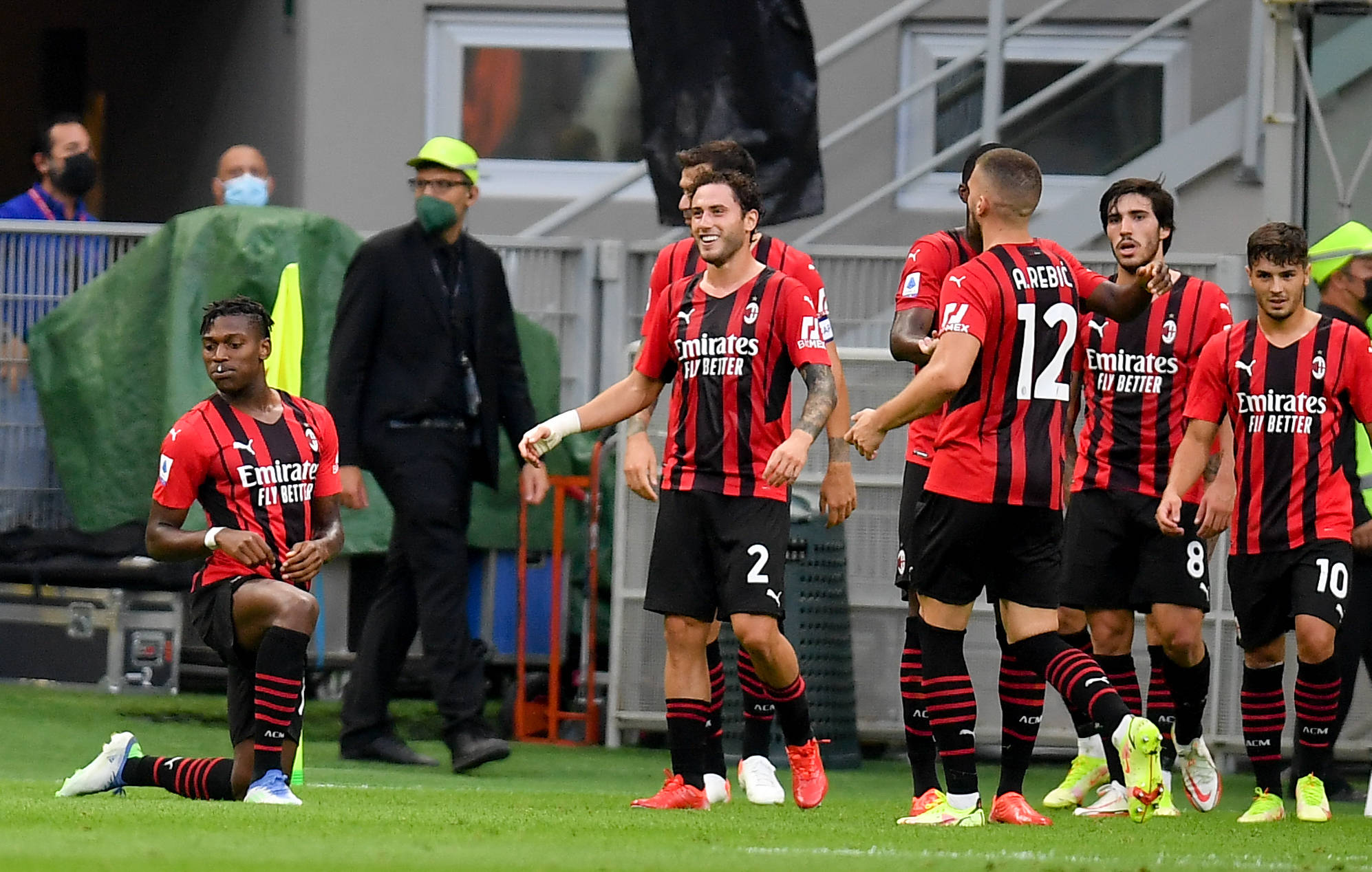 中超：山东泰山主场2-0完胜青岛队