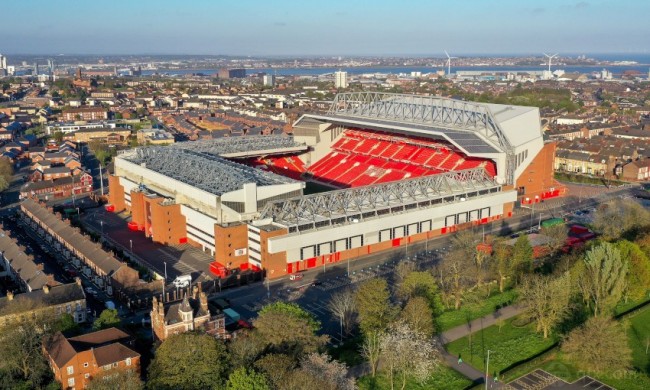 真相是啥？本泽马伤情引发名誉官司，德尚起诉记者诽谤案开庭（本泽马伤情风波升级：德尚起诉记者诽谤案开庭，真相待揭）