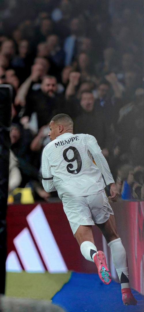 美媒：曼联等英超豪门在关注罗克，其转会估价约为5000万欧元