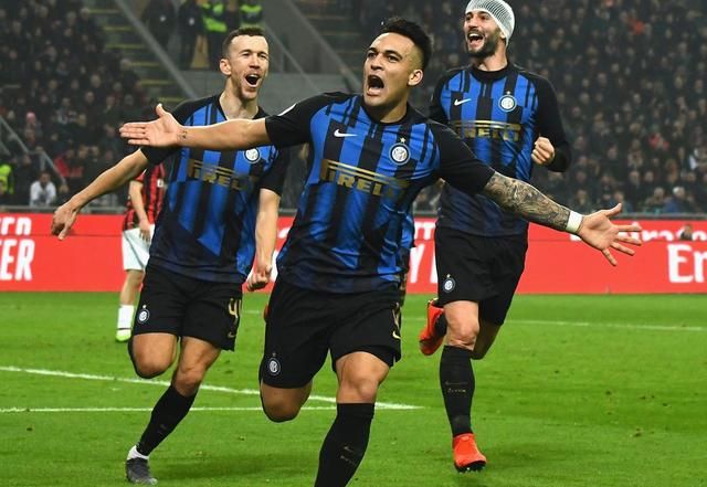 他今天像一位艺术家