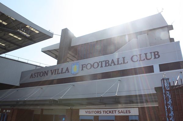 王大雷晒和女儿一起跳舞的视频，韦世豪：有点卡哇伊了