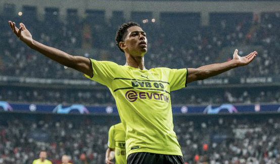 赫内斯：拜仁再次成为一座堡垒；孔帕尼像老母鸡一样保护球员