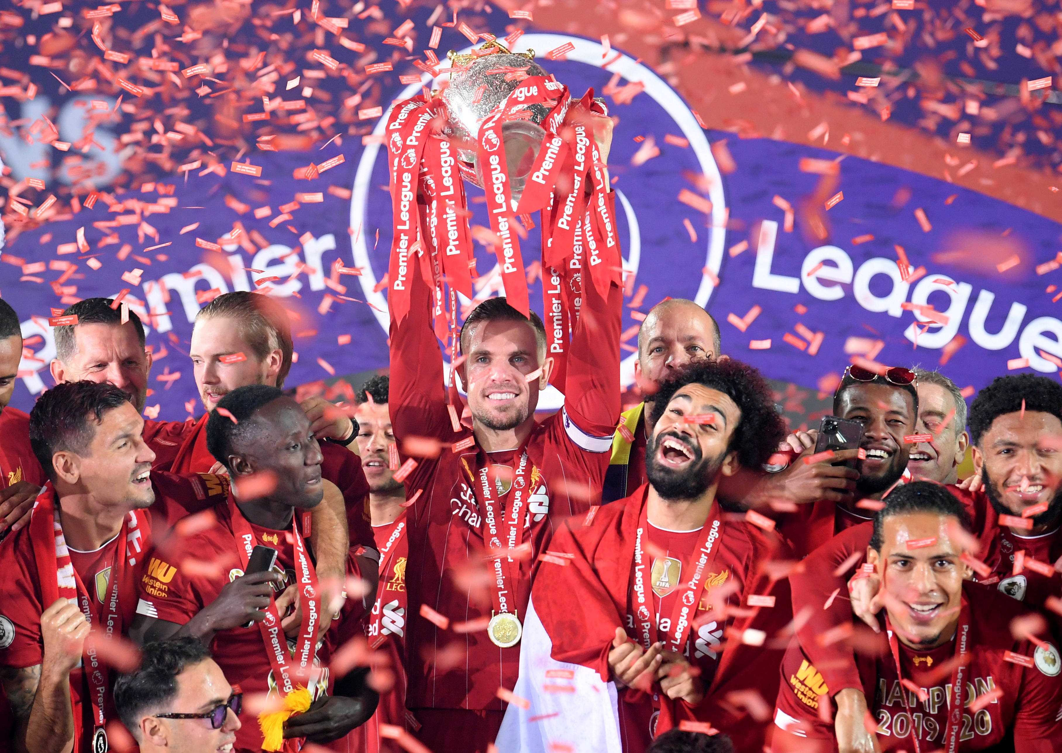 状态火热！穆雷首节6中4得到10分2篮板1助攻