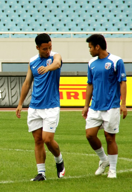 李璇：三镇开出国内球员顶薪与邓涵文续约，但没能续约成功