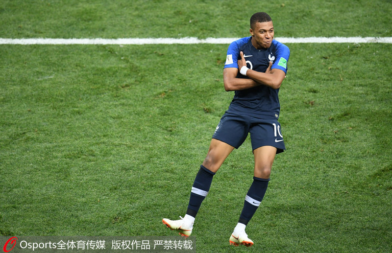 马拉多纳之子力挺孔蒂：他是足球史上最具冠军底蕴的教练之一（马拉多纳之子站台孔蒂：他是足坛最具冠军气质的名帅之一）