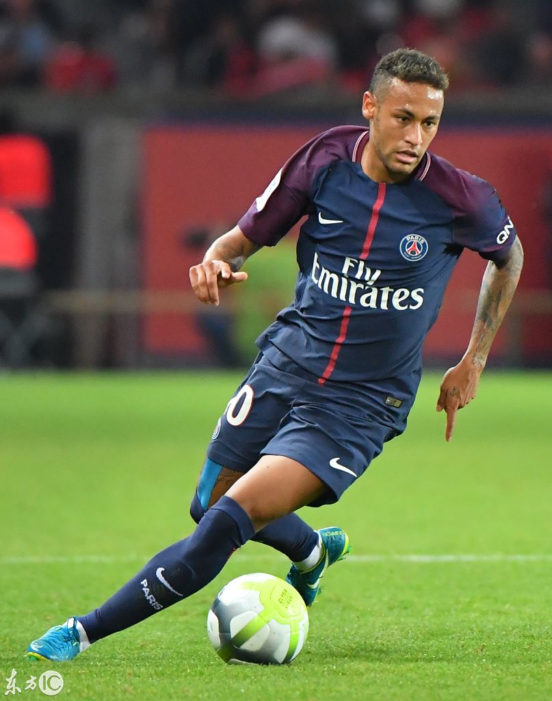 篮球火箭队内新星连续两场命中关键球