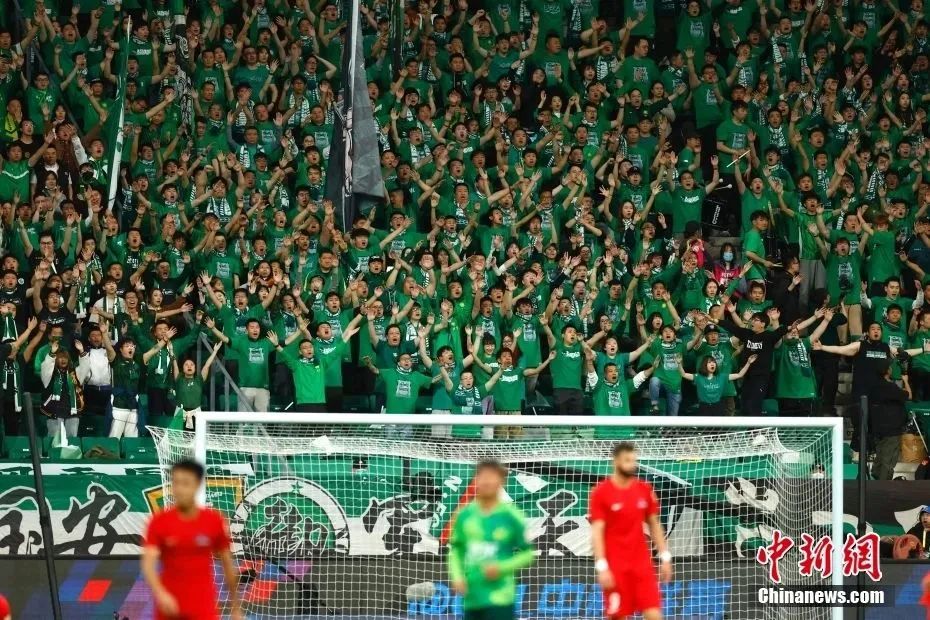 皇马向对手征求交换球衣意向单，姆巴佩、贝林厄姆最受欢迎（皇马征集对手交换球衣名单，姆巴佩与贝林厄姆最抢手）