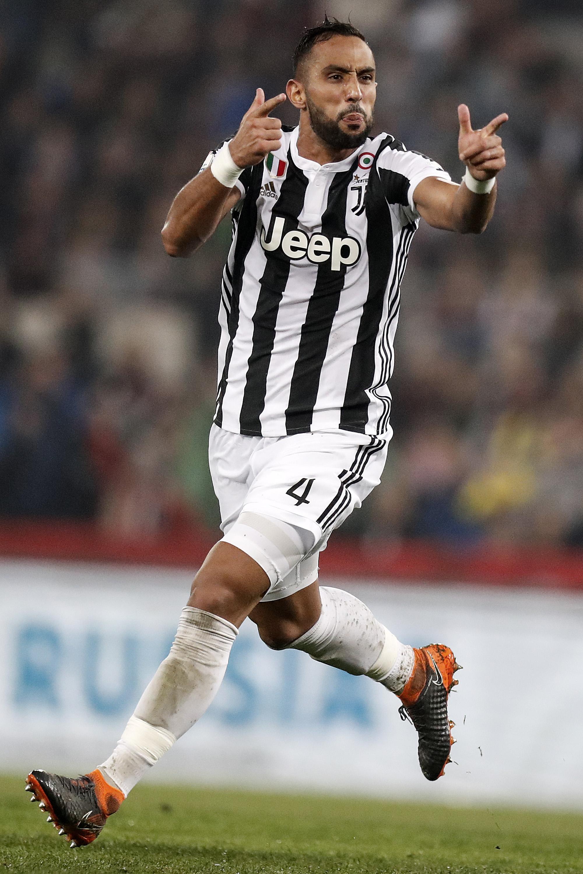 阿斯顿维拉客场4-3击败布莱顿，斩获8连胜，升至积分榜第三，距曼城仅1分，将于12月6日主场对阵阿森纳。