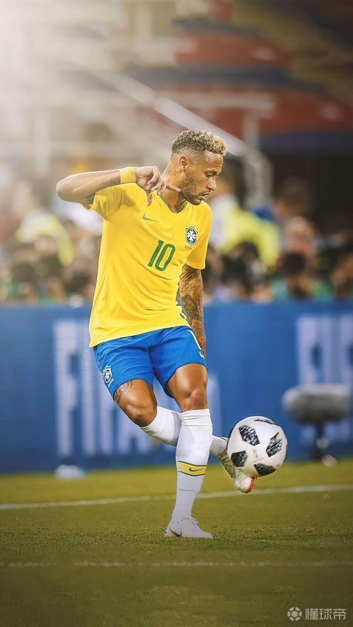 24岁巴西新神锋15轮11球！他竟从工地踢到英超，正与哈兰德争金靴（24岁巴西锋霸15轮11球：从工地逆袭英超，与哈兰德竞逐金靴）